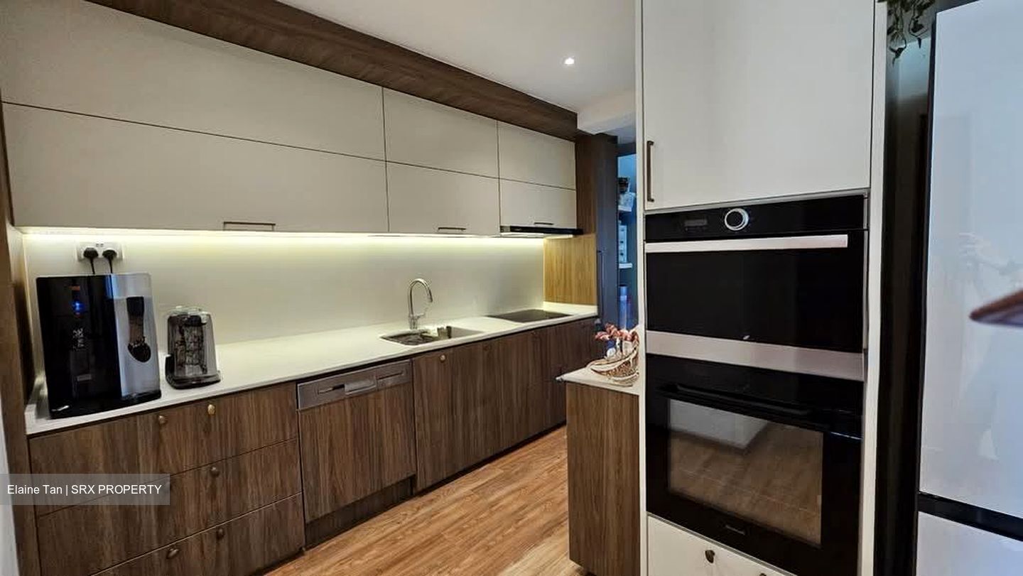Holland Road (D10), Condominium #548949771